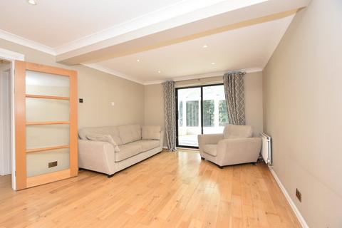 20 Staniland Drive, Weybridge, KT13 0XN
