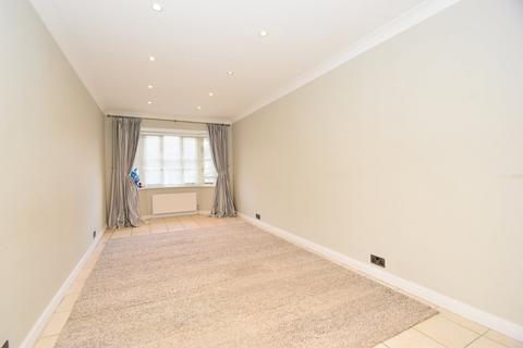 20 Staniland Drive, Weybridge, KT13 0XN