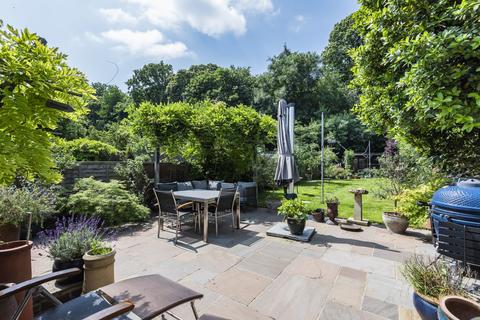 4 bedroom semi-detached house for sale, Queensway, West Wickham