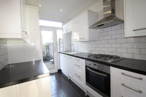 3 bedroom end of terrace house for sale, Limpsfield Avenue, Thornton Heath, CR7