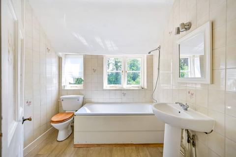 Rough Wood Beeches Drive, Farnham Common, Slough, SL2 3JT