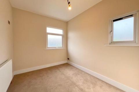 2 bedroom flat to rent, Kathleen Avenue, Acton, W3