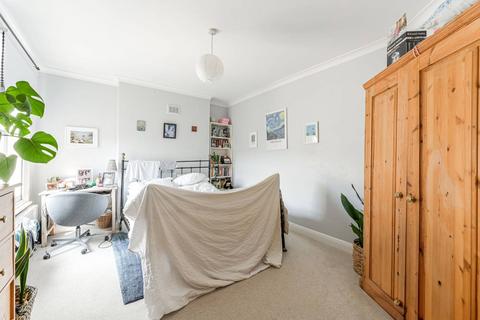 3 bedroom house to rent, Cato Road, Clapham, London, SW4