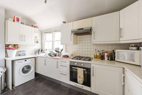 3 bedroom house to rent, Cato Road, Clapham, London, SW4