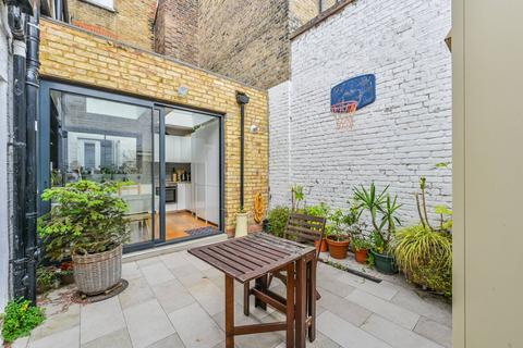 3 bedroom flat for sale, Queenstown Road, Battersea, London, SW8