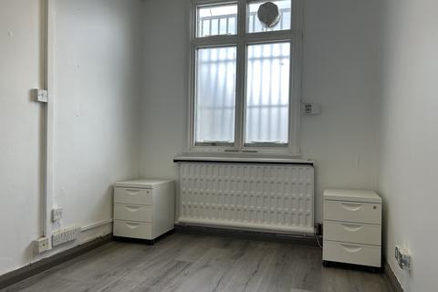 Office to rent, Rayleigh Road, Leigh-on-Sea SS9