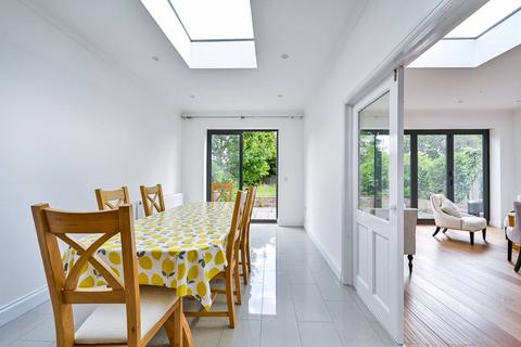10 Linkside, New Malden, KT3 4LA