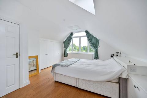10 Linkside, New Malden, KT3 4LA