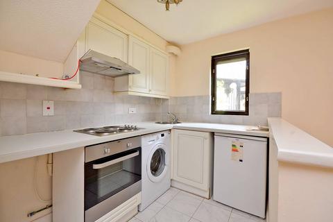 1 bedroom house to rent, Howland Way, Canada Water, London, SE16