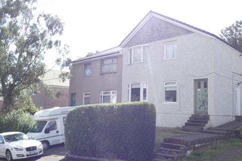 3 bedroom flat to rent, Highcroft Avenue, Glasgow G44