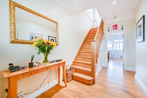 28 Bowes Road, London, W3 7AA