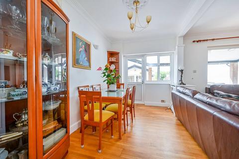 28 Bowes Road, London, W3 7AA