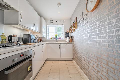10 Lodding Salts Road, Gravesend, DA12 2FD