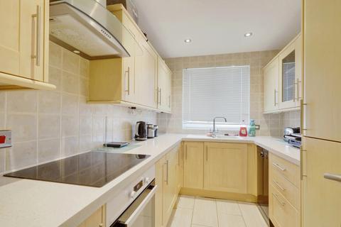 2 bedroom apartment for sale, Cossington Road, Westcliff-on-sea, SS0