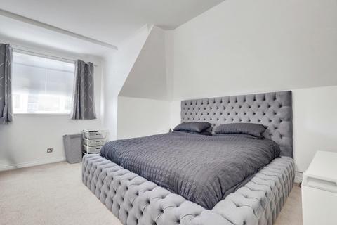 2 bedroom apartment for sale, Cossington Road, Westcliff-on-sea, SS0