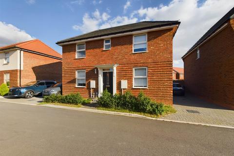 3 bedroom detached house for sale, Rustic Street, Aylesbury HP22