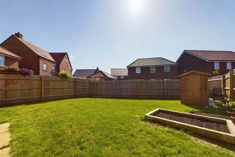 3 bedroom detached house for sale, Rustic Street, Aylesbury HP22