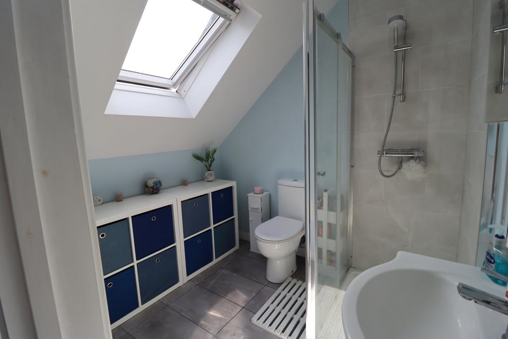 Bedroom ensuite