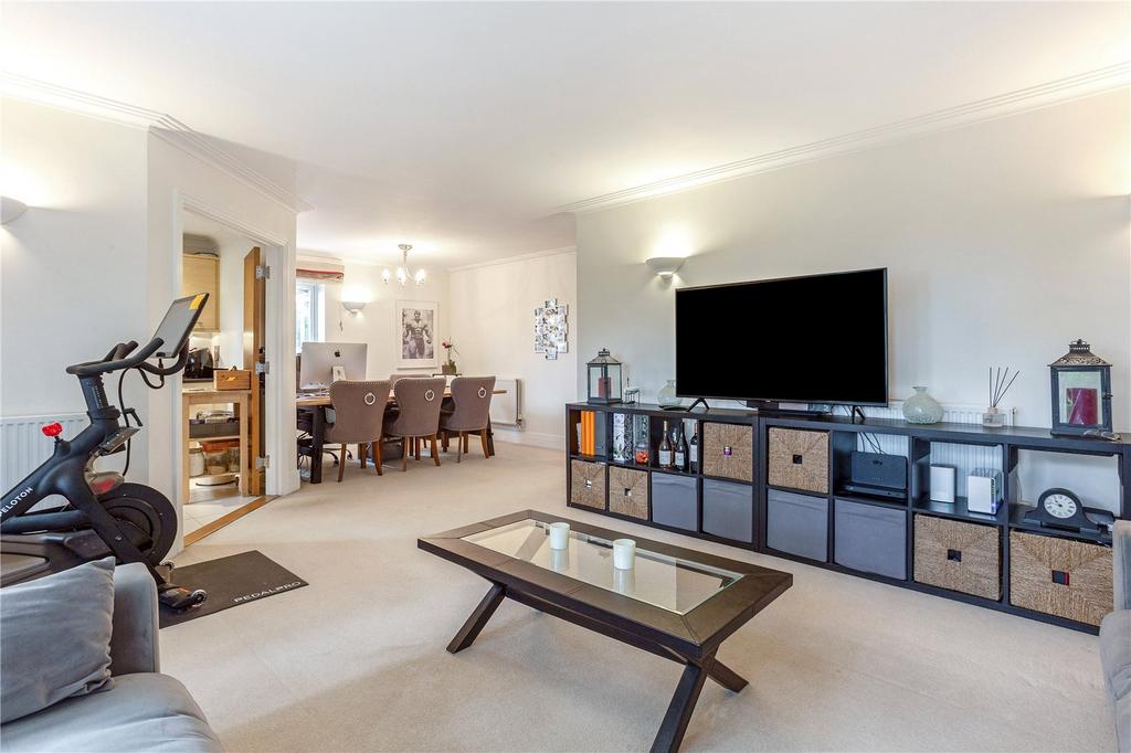 Sitting/Dining Room