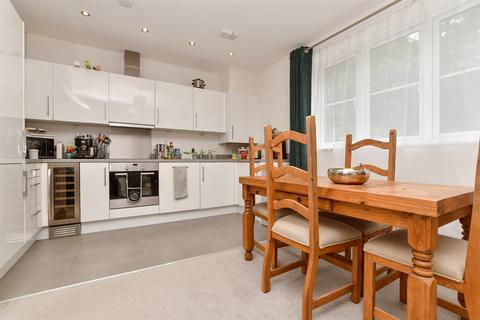 2 bedroom ground floor flat for sale, Waterhouse Lane, Kingswood, Tadworth, Surrey