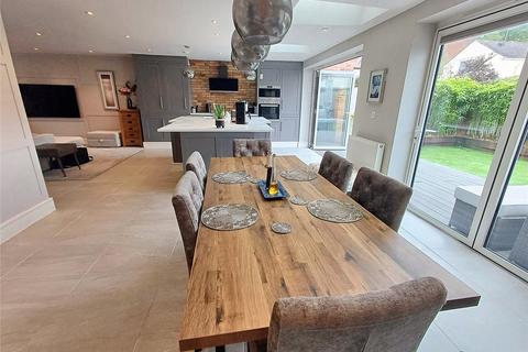 33 Chalice Close, Poole, BH14 0JS