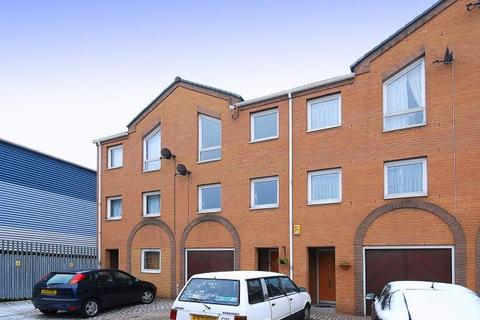 4 bedroom townhouse for sale, Cyclops Mews, London, E14 3UA