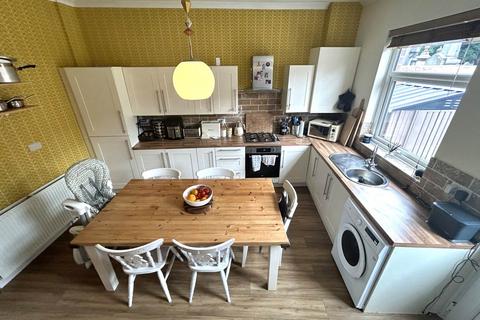 10 Daisy Street, Chadderton, Oldham, OL9 0LB