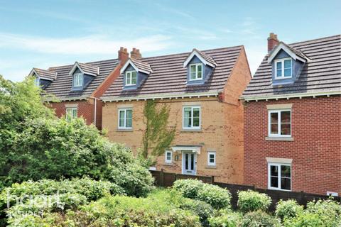 5 bedroom detached house for sale, Bankside, Higham Ferrers