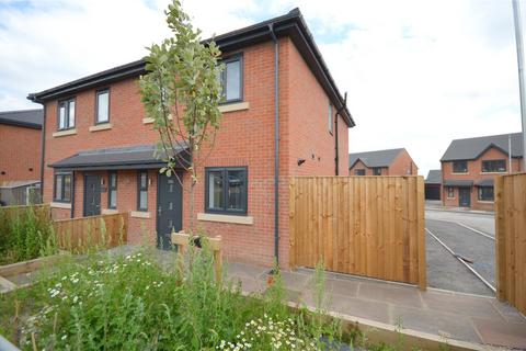 3 bedroom semi-detached house for sale, Jubilee Gardens, Mirfield, West Yorkshire, WF14