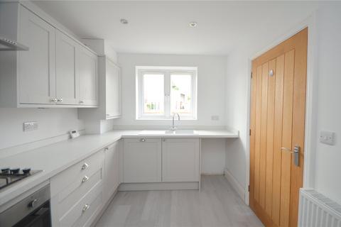 3 bedroom semi-detached house for sale, Jubilee Gardens, Mirfield, West Yorkshire, WF14