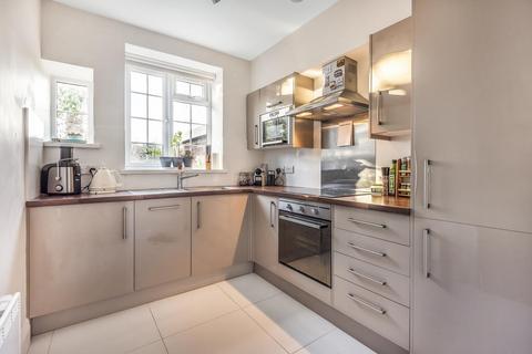 1 bedroom flat for sale, Birkenhead Avenue, Kingston Upon Thames