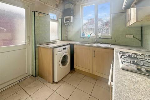 3 bedroom semi-detached house for sale, Ashton Gardens, ., Hounslow, TW4 7BU