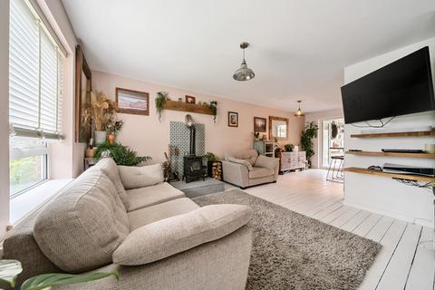 1 Bakers Piece, Witney, OX28 1PQ