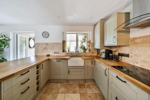 1 Bakers Piece, Witney, OX28 1PQ