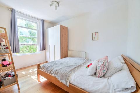 2 bedroom flat for sale, Freemantle Street, Elephant and Castle, London, SE17