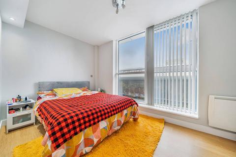 2 bedroom flat for sale, Albert Basin Way, Royal Docks, London, E16