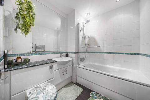 57 Whitehaven Close, Bromley, BR2 0YA