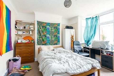 5 bedroom semi-detached house to rent, Princes Road, Brighton BN2