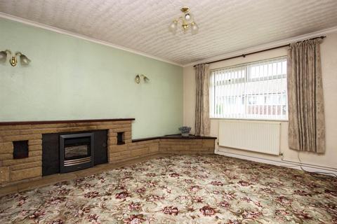 17 Dawlish Close, Blackburn, BB2 4NS