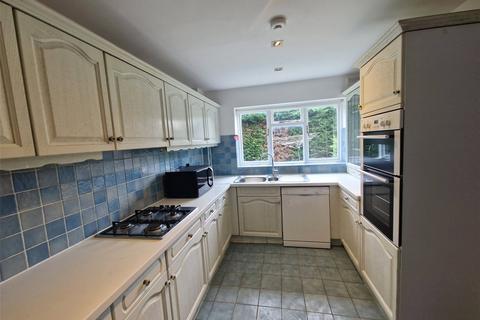 3 bedroom detached house to rent, Groveside Close, West Acton, London, W3