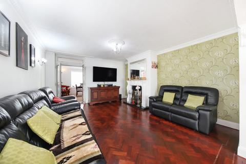 4 bedroom detached house for sale, Heathhurst Road, South Croydon, CR2