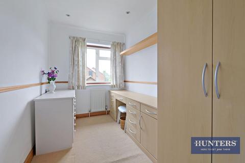28 Alsom Avenue, Worcester Park, KT4 7EG