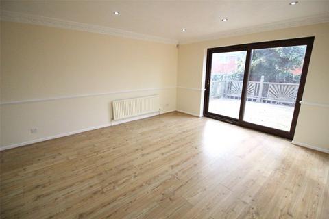 3 bedroom end of terrace house to rent, Buttermere Road, Kent BR5