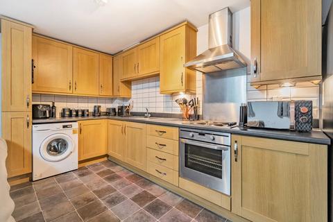 2 bedroom apartment for sale, Wellesbourne Road, High Wycombe, Buckinghamshire