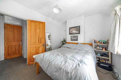 2 bedroom terraced house for sale, Lessingham Avenue, Tooting