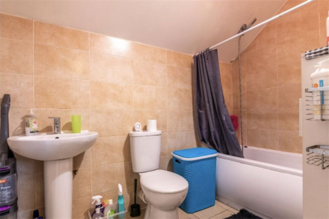 undefined, Emerald Close, Bilston