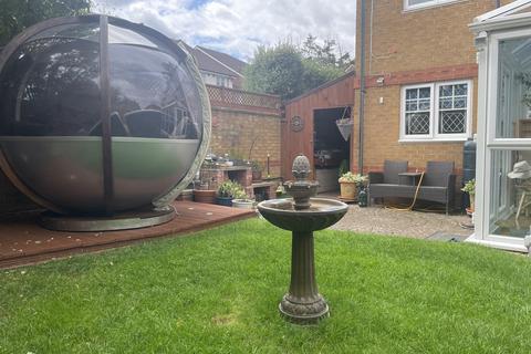 7 Newcombe Gardens, Hounslow, TW4 5DN