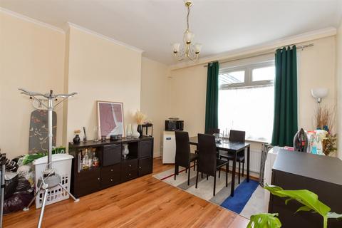 3 bedroom terraced house for sale, Morden Road, Romford, Essex