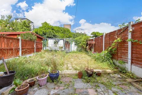 3 bedroom terraced house for sale, Morden Road, Romford, Essex