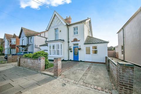 4 bedroom detached house for sale, Beaconsfield Road, Clacton-on-Sea CO15